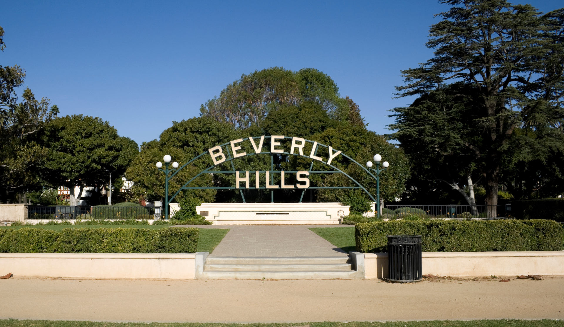 Beverly Blvd II — 4D